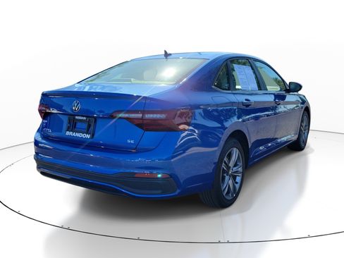 Used 2024 Volkswagen Jetta SE FWD image 7