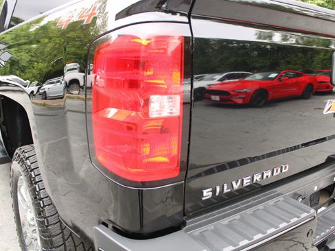 Used 2019 Chevrolet Silverado 2500 High Country w/ Duramax Plus Package AWD/4WD image 27