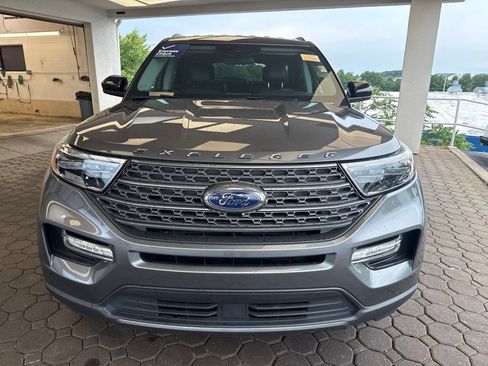 Used 2024 Ford Explorer XLT w/ Equipment Group 202A AWD/4WD image 2