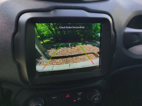 Used 2022 Jeep Renegade Trailhawk image 20