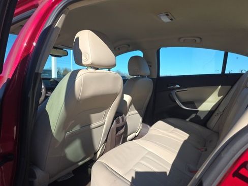 Used 2013 Buick Regal Leather image 9