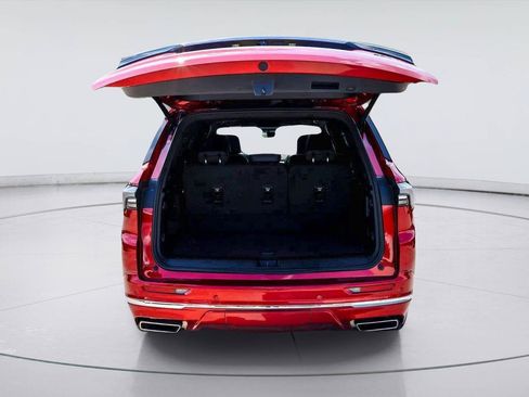 Used 2025 Buick Enclave Avenir w/ Trailering Package, 5000 lbs. FWD image 7