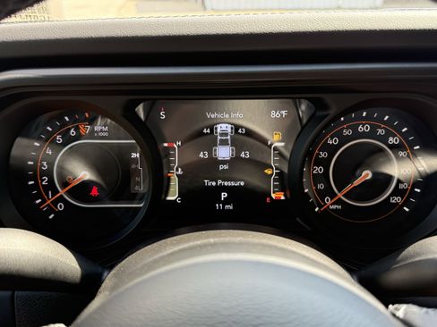 New 2025 Jeep Gladiator Rubicon w/ Convenience Group image 27