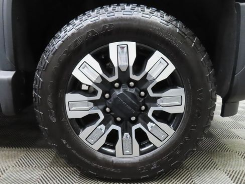 Used 2024 GMC Sierra 2500 Denali w/ Denali Reserve Package image 8