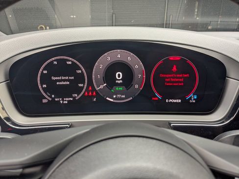 Used 2025 Porsche Cayenne E-Hybrid image 16