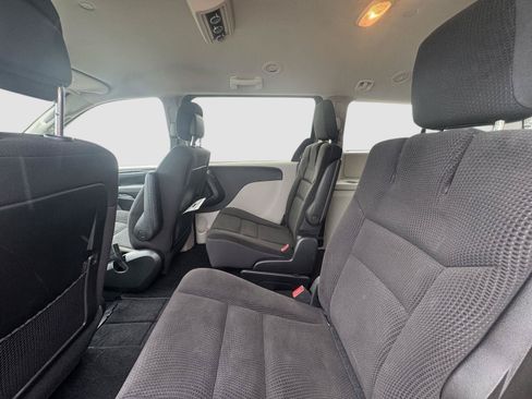 Used 2019 Dodge Grand Caravan SE w/ UConnect Hands-Free Group FWD image 27
