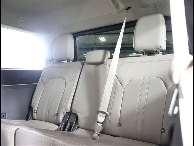 Used 2021 Ford Expedition Limited RWD image 11