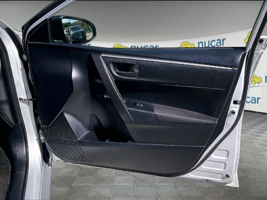 Used 2015 Toyota Corolla L FWD image 12