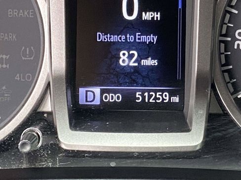 Used 2021 Toyota Tacoma Limited image 22