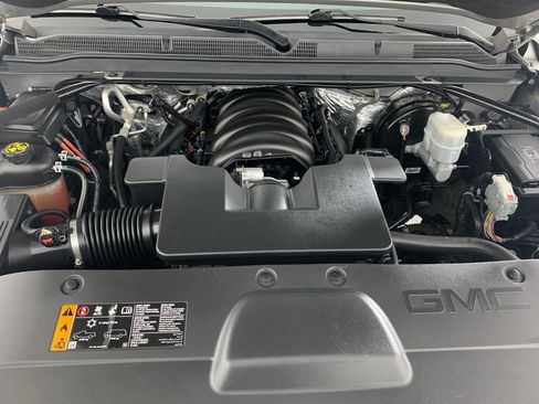 Used 2017 GMC Yukon SLE w/ SLE Value Package image 11