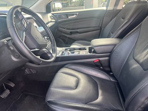 Used 2019 Ford Edge Titanium FWD image 7