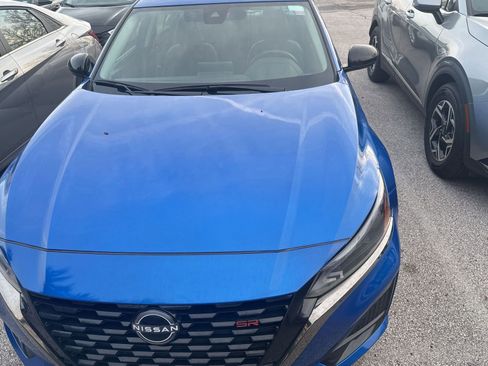 Used 2025 Nissan Altima 2.5 SR image 2