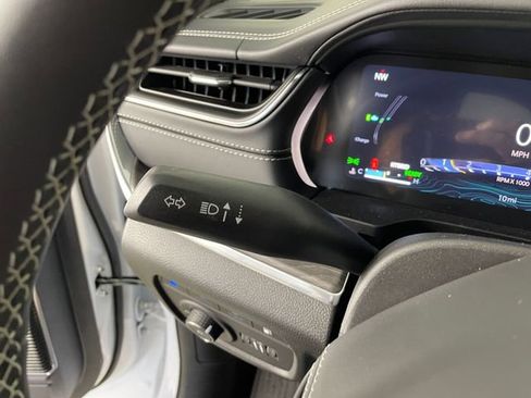 New 2025 Jeep Grand Cherokee Overland w/ Luxury Tech Group IV image 13