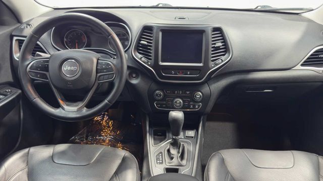 Used 2021 Jeep Cherokee Latitude Lux w/ Comfort/Convenience Group FWD image 18