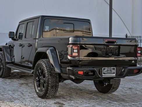 Used 2021 Jeep Gladiator Overland image 4