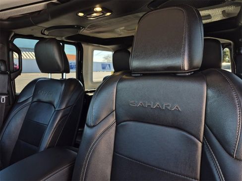 Used 2022 Jeep Wrangler Unlimited Sahara image 30