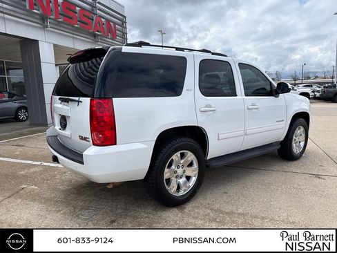 Used 2011 GMC Yukon SLT image 3