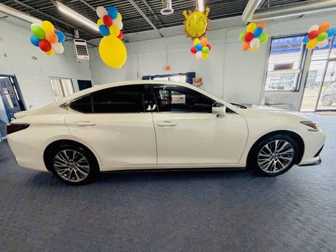 Used 2021 Lexus ES 250 w/ Premium Package AWD/4WD image 9