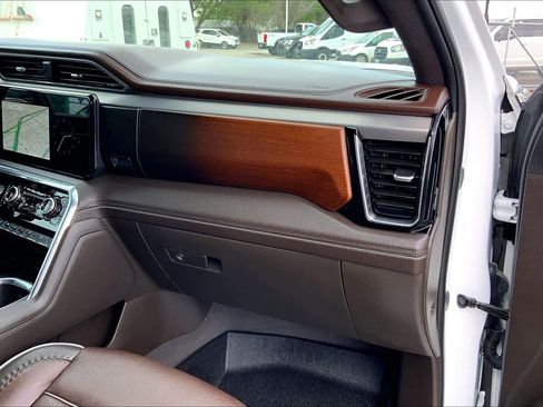 Used 2024 GMC Sierra 2500 Denali AWD/4WD image 34