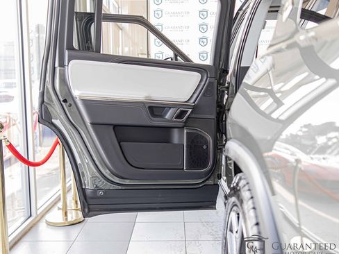 Used 2023 Rivian R1S Launch Edition image 31