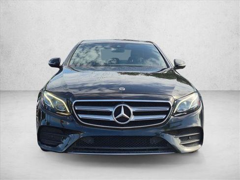 Used 2019 Mercedes-Benz E 300 image 2