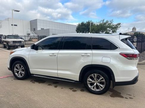 Used 2015 Toyota Highlander XLE FWD image 8