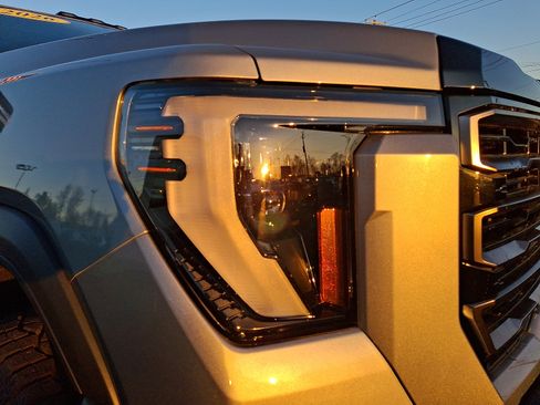 Certified 2026 GMC Sierra 2500 AT4X image 9