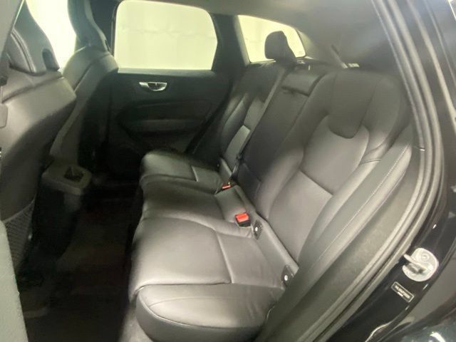 Certified 2023 Volvo XC60 B5 Plus AWD/4WD image 13