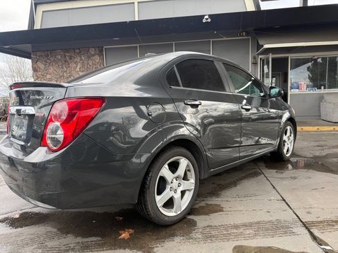Used 2015 Chevrolet Cruze LT image 6