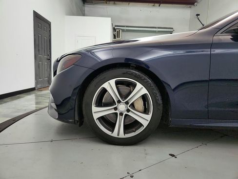 Used 2017 Mercedes-Benz E 300 image 32