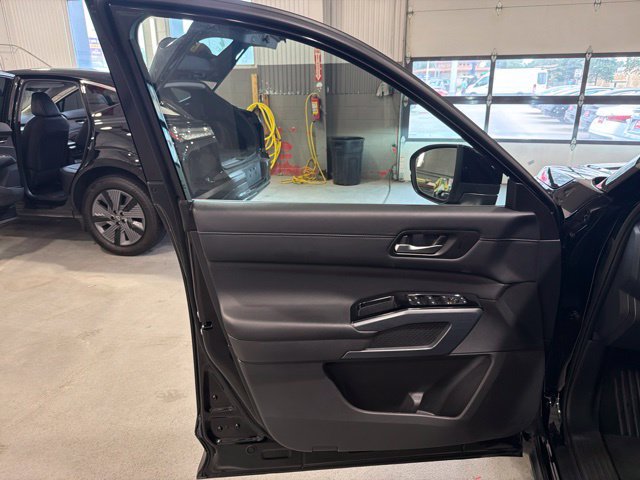 Certified 2025 Nissan Pathfinder SL AWD/4WD image 19