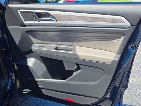 Used 2023 Volkswagen Atlas Cross Sport SE w/ Panoramic Sunroof Package AWD/4WD image 9