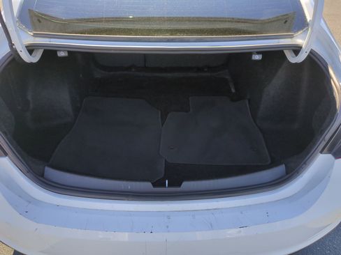 Used 2021 Chevrolet Malibu LT image 31