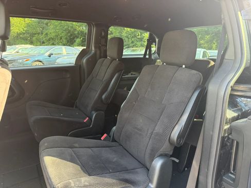 Used 2014 Dodge Grand Caravan SXT w/ UConnect Hands-Free Group FWD image 11