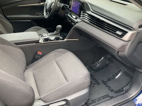 Used 2025 Toyota Camry LE FWD image 26