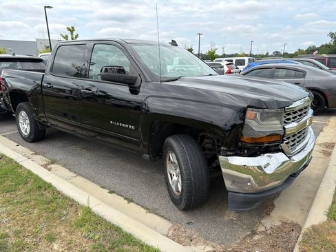 Used 2018 Chevrolet Silverado 1500 LT AWD/4WD image 10