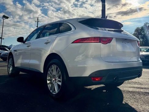 Used 2018 Jaguar F-PACE Prestige image 3
