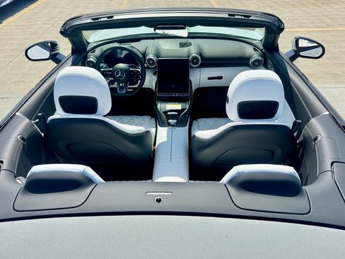 New 2026 Mercedes-Benz SL 63 AMG S e Performance 4MATIC image 33
