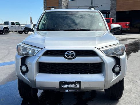 Used 2016 Toyota 4Runner SR5 AWD/4WD image 2