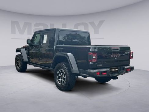 Used 2025 Jeep Gladiator Rubicon w/ Convenience Group AWD/4WD image 3