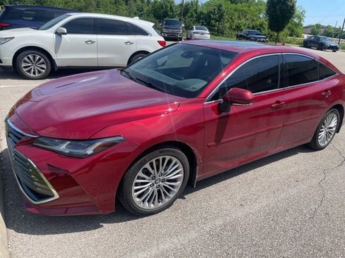 Used 2020 Toyota Avalon Limited FWD image 3