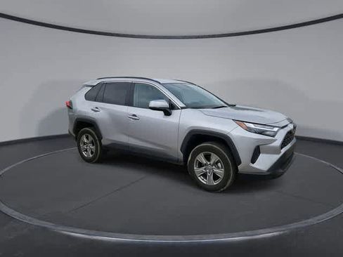 Used 2024 Toyota RAV4 XLE AWD/4WD image 6