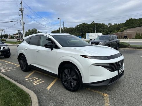 Certified 2025 Nissan Murano SL image 2