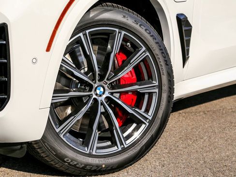 New 2026 BMW X5 xDrive50e w/ M Sport Package image 9