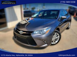 Used 2017 Toyota Camry SE w/ Moonroof Package FWD video 1