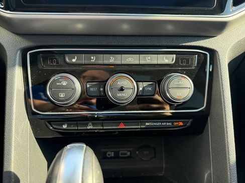 Used 2018 Volkswagen Atlas SEL Premium AWD/4WD image 23