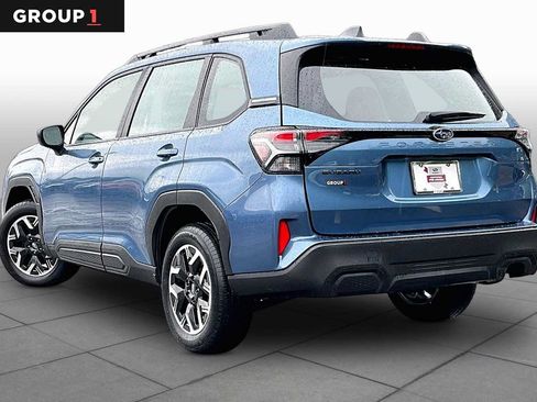 Used 2025 Subaru Forester AWD/4WD image 12