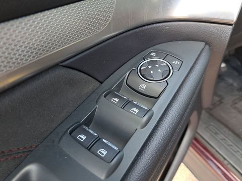 Used 2019 Ford Explorer XLT w/ Equipment Group 202A image 15