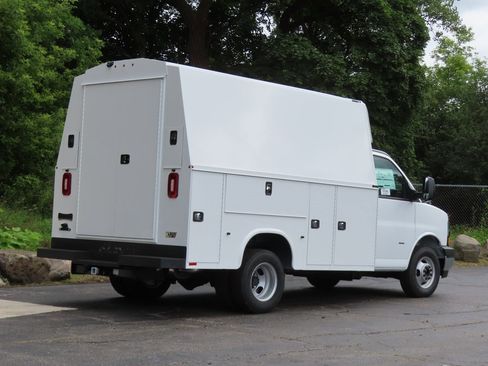 New 2024 Chevrolet Express 3500 Work Van w/ Power Convenience Package image 3