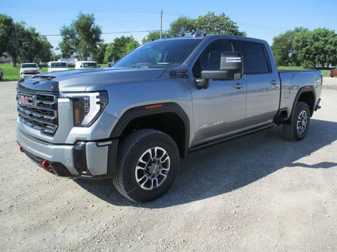 New 2026 GMC Sierra 2500 AT4 w/ AT4 Premium Plus Package AWD/4WD image 11